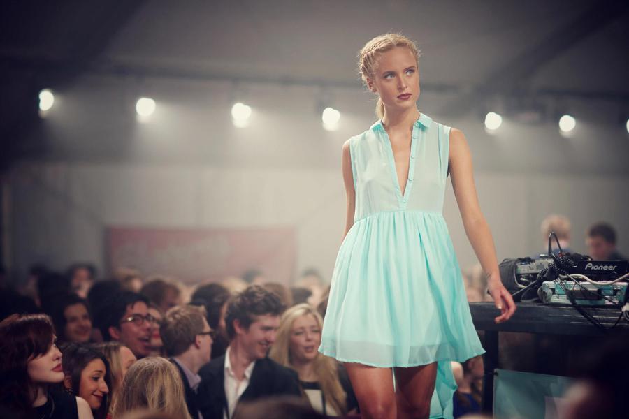 Kate Middleton Was Once a Fashion Show. - m 27 Kate Middleton Was Once a Fashion Show. - m 41