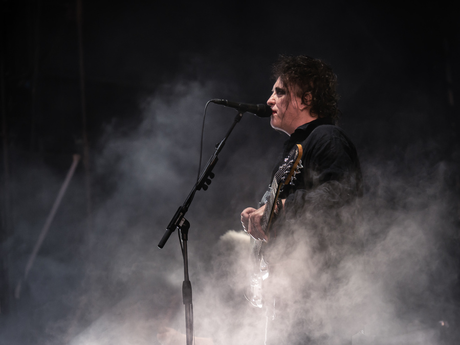 The Cure live at Bellahouston Park, Glasgow, 16 Aug