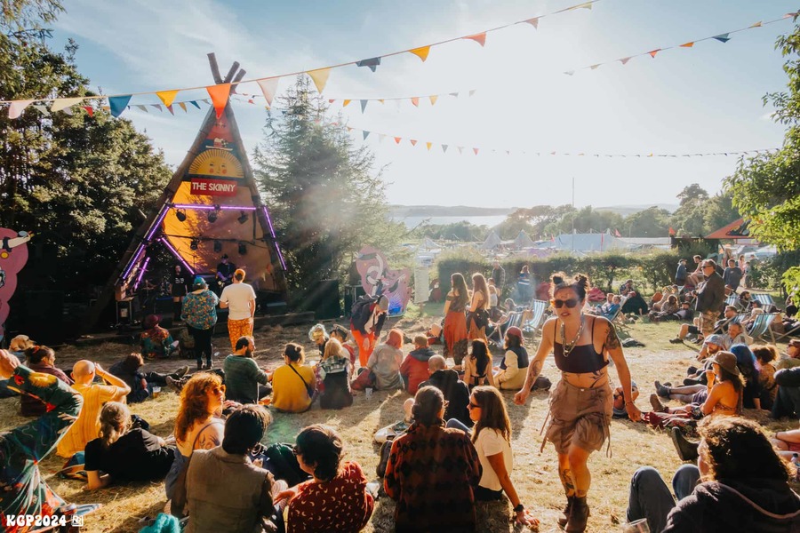 Photo of a crowd at the Pyramid Stage at Kelburn Garden Party.