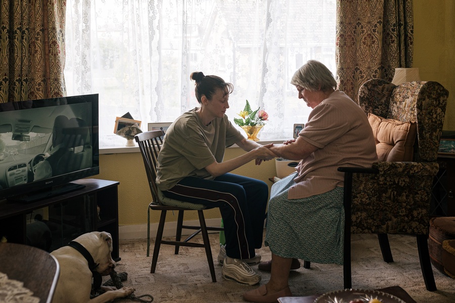 DRAGONFLY_Lissa Haines Beardwo_ Still 1_TwoBungalowFilmsLtd_Copyright 