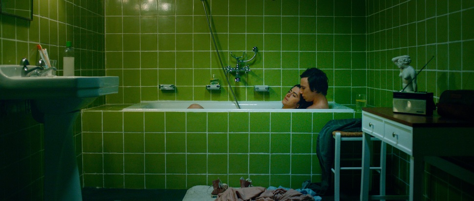 Paul & Paulette Take A Bath