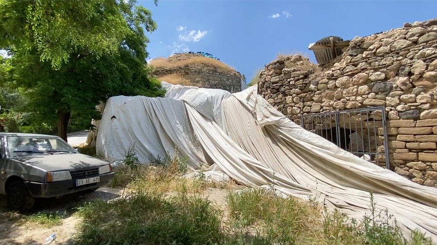 Alex Sarkisian, kar (Քար)