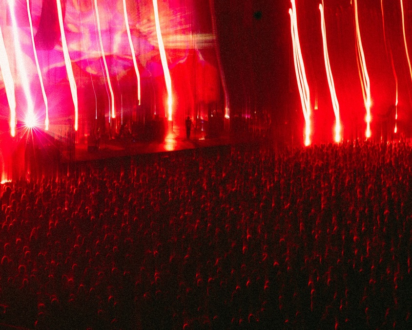 Photo of a crowd watching My Bloody Valentine at the OVO Hydro, Glasgow.