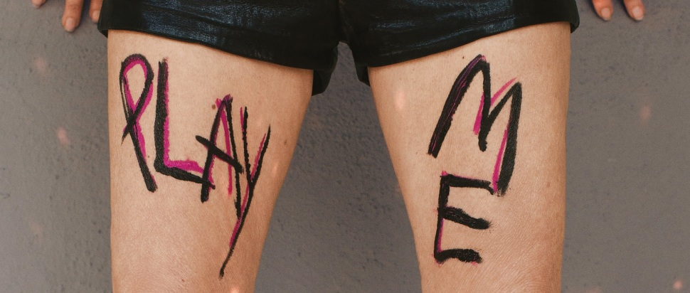 Kim Gordon – PLAY ME